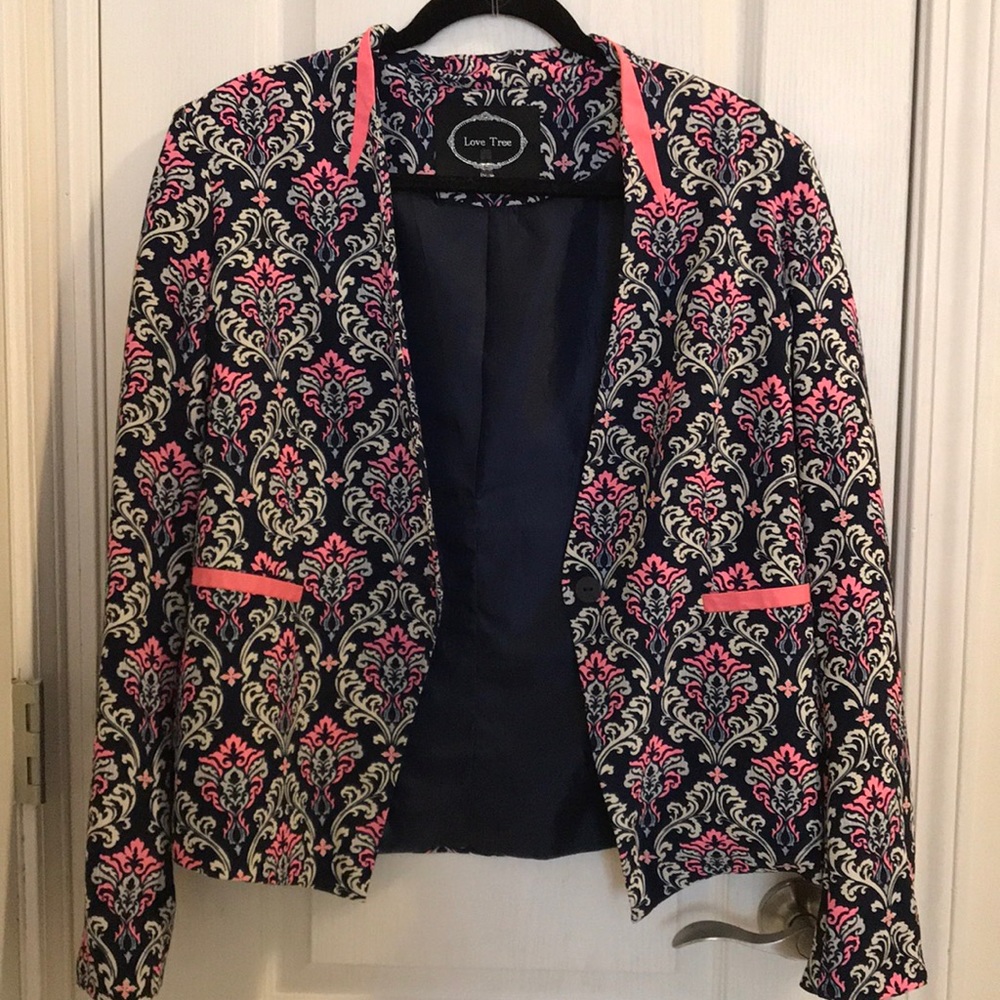 Adorable blazer